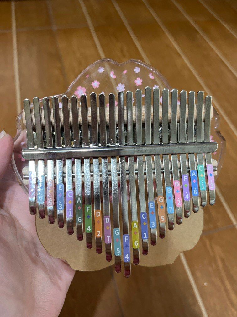 Kalimba 21 keys (Category: Musical Instruments) located in San Pedro. Submitted by shivva16 (Listing ID 1294173840, Image 1). Description: Selling my 21 keys crystal kalimba. See photos for the design. Kadarating lang. Sinubukan lang. hindi pa natatanggal iyong brown cover sa harap. .