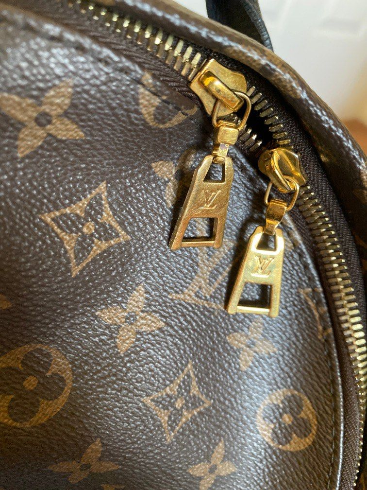LV Palm Springs Medium Size (Category: Luxury Bags & Wallets) located in Quezon City. Submitted by lovedlots (Listing ID 1294274634, Image 2). Description: Complete with dustbag and tag / care card No flaws mo damages AUTHENTIC Unused just stored No smell Meet-up or deliver .