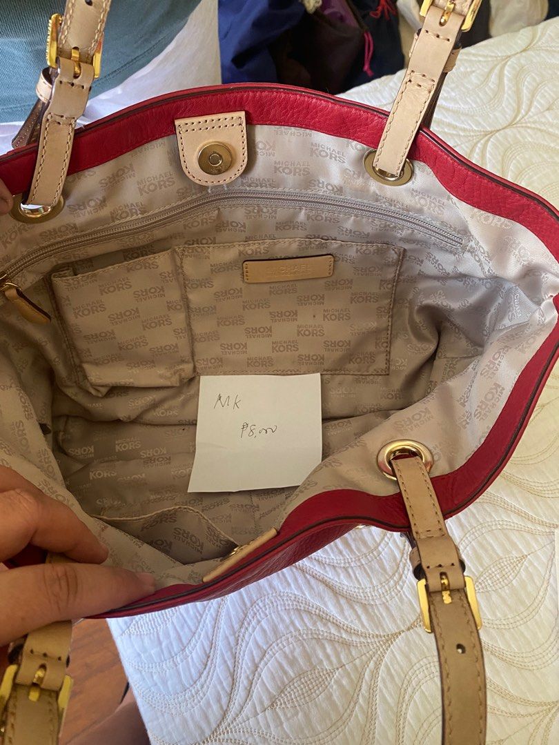 Michael Kors Jet Set Tote Bag (Category: Luxury Bags & Wallets) located in Paranaque City. Submitted by keslingweingart78 (Listing ID 1294153242, Image 3). Description: Bought it USA.