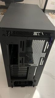 NZXT H710 Compact Mid-Tower ATX Case (Matte Black) - Non RGB version