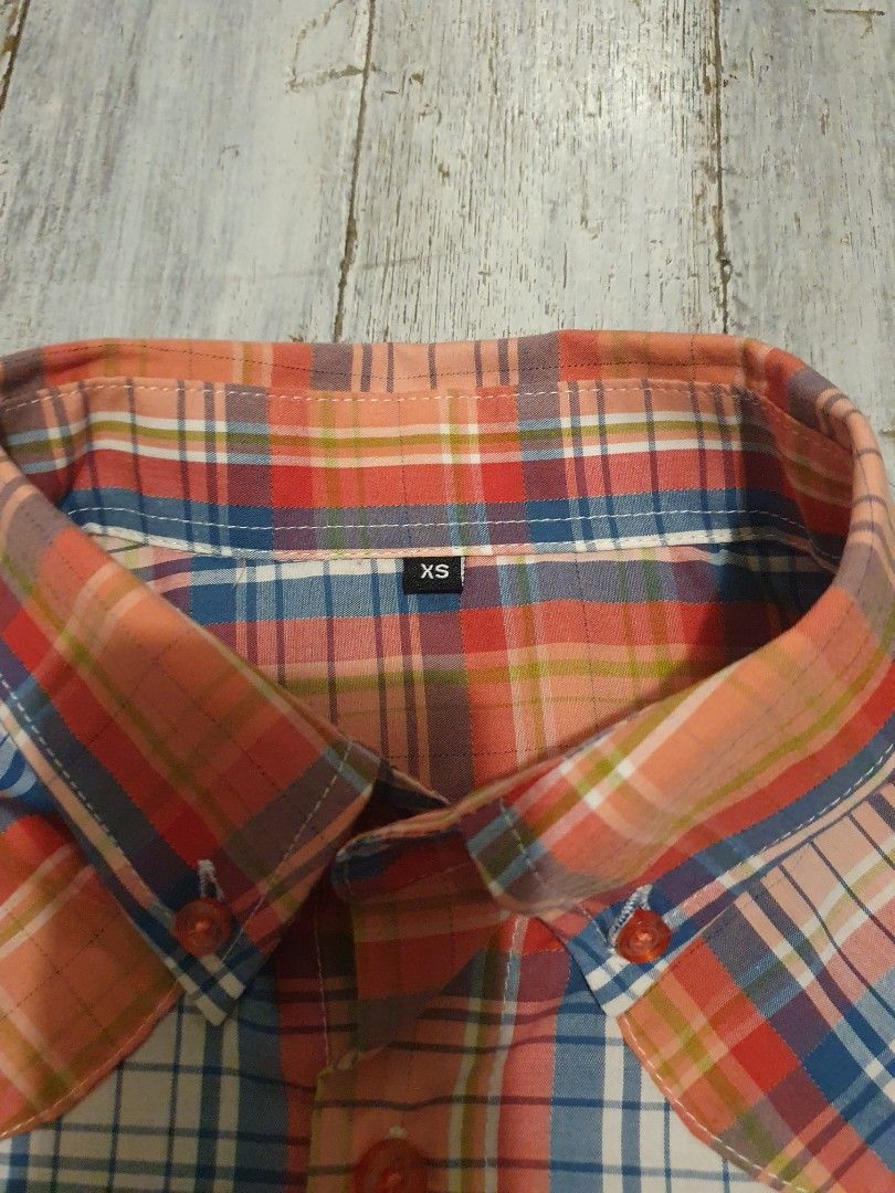 ORANGE LONG SLEVES FOR MEN (Category: Tshirts & Polo Shirts ) located in Mandaluyong City. Submitted by boujeeeee (Listing ID 1294176050, Image 3). Description: Good for casual wear for men. Good as new,Never worn. Fits Small Dimensions: 17" width 28" length 25" Sleeves Good as new Dot stains Authentic Retail price: 600.