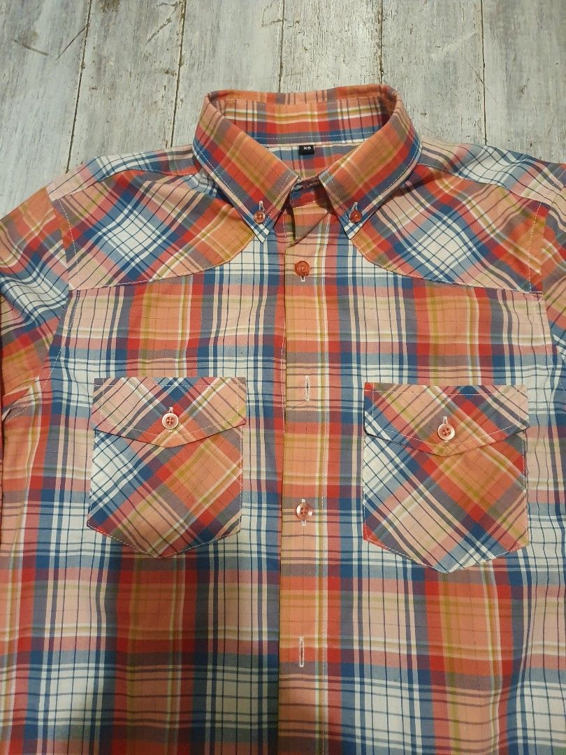 ORANGE LONG SLEVES FOR MEN (Category: Tshirts & Polo Shirts ) located in Mandaluyong City. Submitted by boujeeeee (Listing ID 1294176050, Image 2). Description: Good for casual wear for men. Good as new,Never worn. Fits Small Dimensions: 17" width 28" length 25" Sleeves Good as new Dot stains Authentic Retail price: 600.