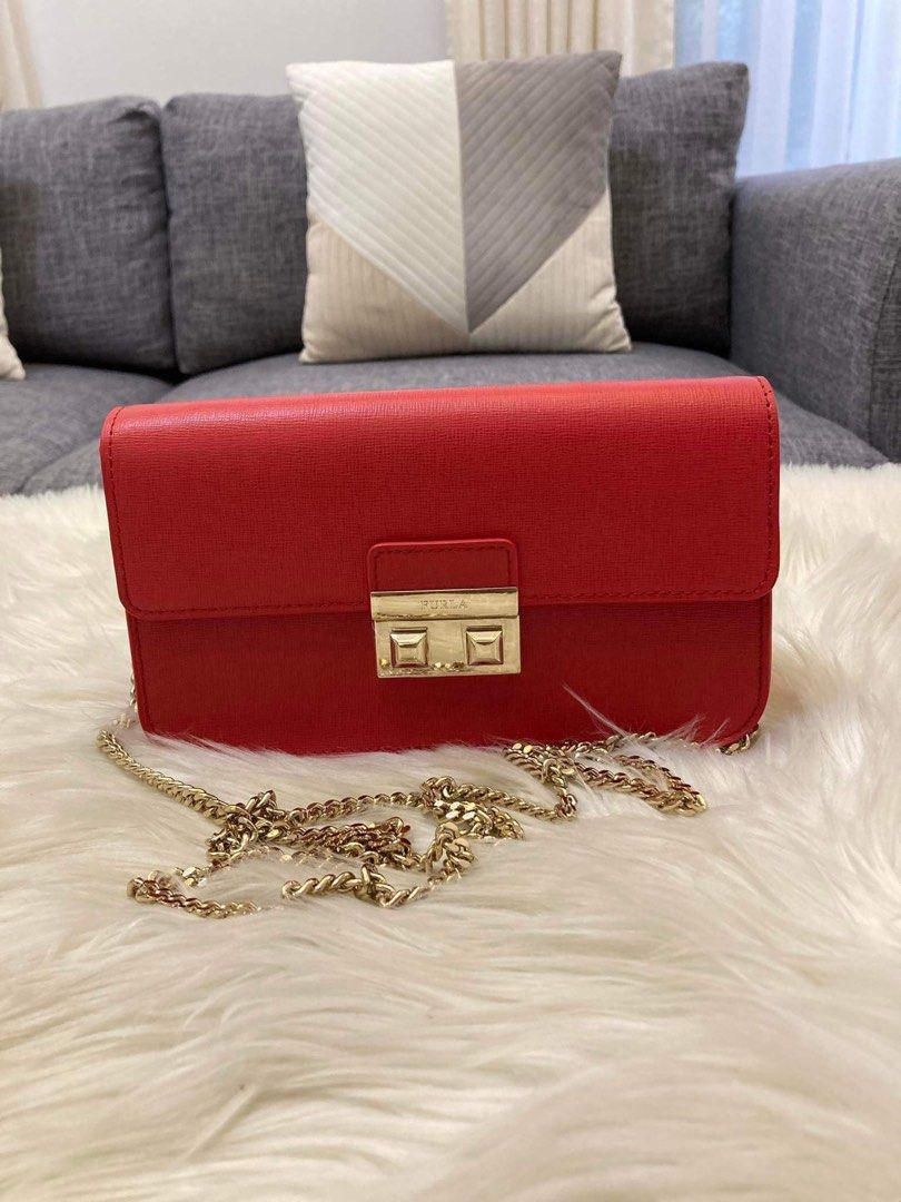 💯ORIGINAL FURLA BELLA KISS (Category: Luxury Bags & Wallets) located in Quezon City. Submitted by ashongsstore (Listing ID 1294236748, Image 1). Description: 🖤FU RLA COLLECTION🖤 🇵🇭ONHAND🇵🇭 ‼️Please look at our pictures as that is exactly what you are purchasing‼️ 💯GUARANTEED ORIGINAL AND AUTHENTIC or TRIPLE YOUR MONEY BACK! Not REPLICA, OEM, TOP GRADE QUALITY, AUTHENTIC QUALITY or Any other Terms to DENOTE FAKE! 😎 . . . Disclaimer: Ashon