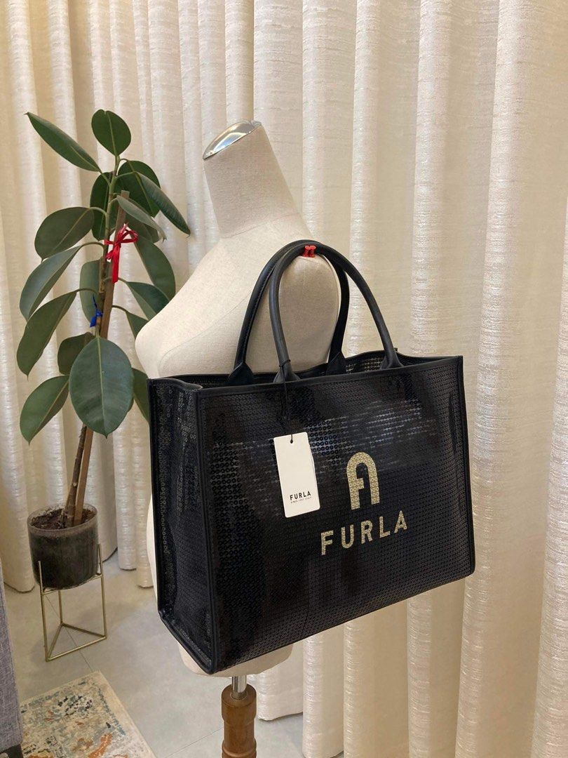 💯ORIGINAL FURLA OPPORTUNITY NERO TOTE (Category: Luxury Bags & Wallets) located in Quezon City. Submitted by ashongsstore (Listing ID 1294236862, Image 2). Description: 🖤FU RLA COLLECTION🖤 🇵🇭ONHAND🇵🇭 ‼️Please look at our pictures as that is exactly what you are purchasing‼️ 💯GUARANTEED ORIGINAL AND AUTHENTIC or TRIPLE YOUR MONEY BACK! Not REPLICA, OEM, TOP GRADE QUALITY, AUTHENTIC QUALITY or Any other Terms to DENOTE FAKE! 😎 . . . Discla
