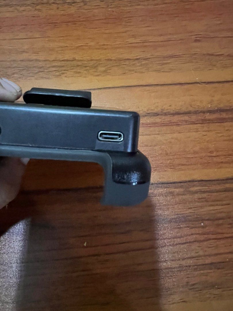 Samsung Z Flip Portable Charger (Category: Chargers & Cables) located in Antipolo. Submitted by bimo_finn (Listing ID 1294210457, Image 2). Description: ‼️ Compatible to Samsung Z Flip 1 only Used only twice. Purchased from Bestbuy for roughly $55 Uses usb-c charger.