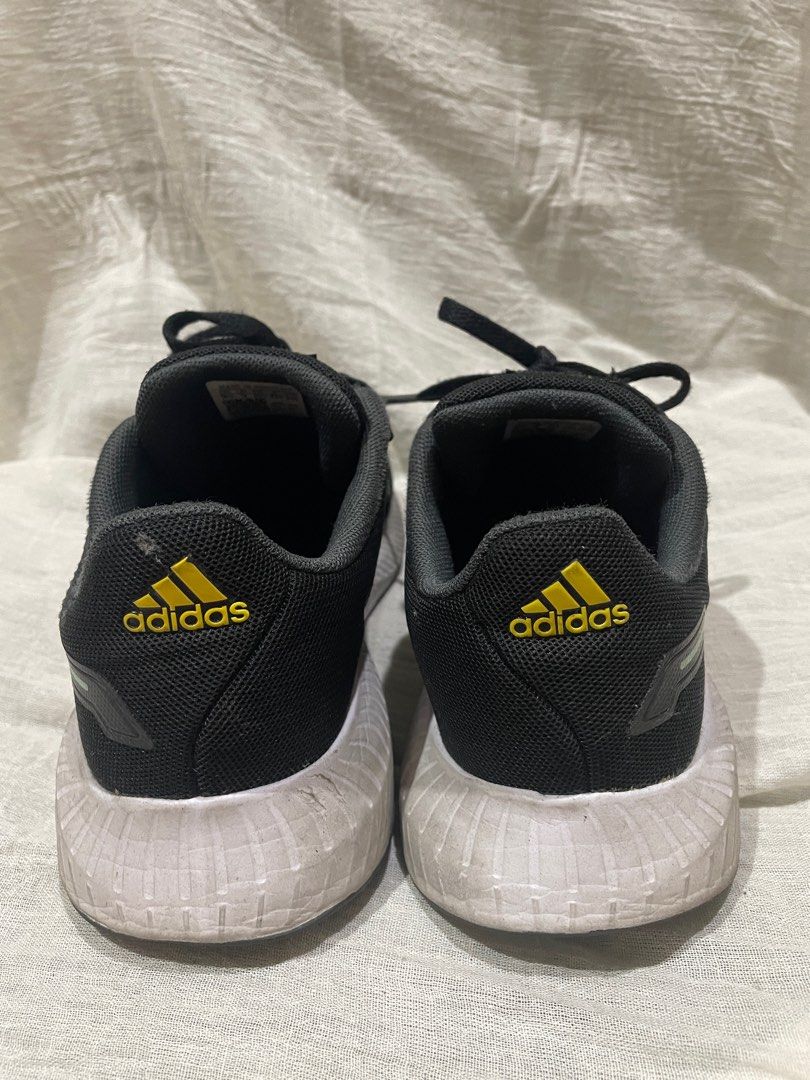 Foto sepatu adidas untuk sekolah online