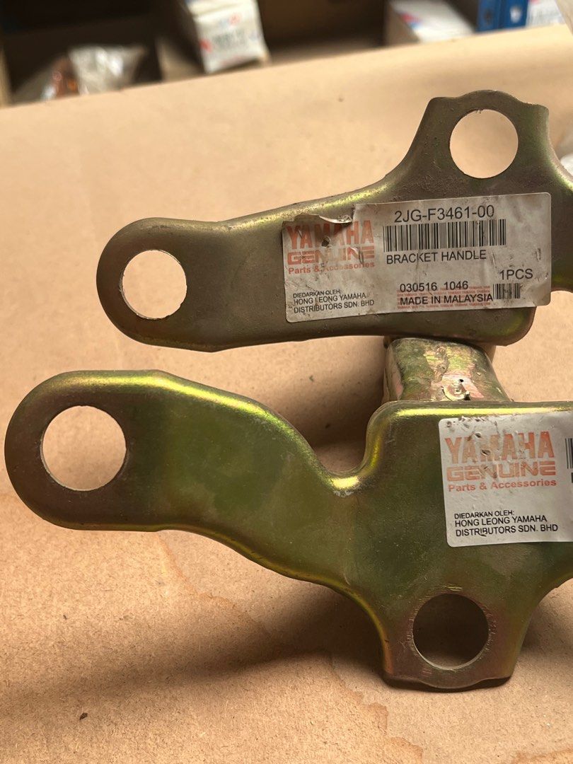 step bar bracket y100(ori)new old stock, Motorbikes on Carousell