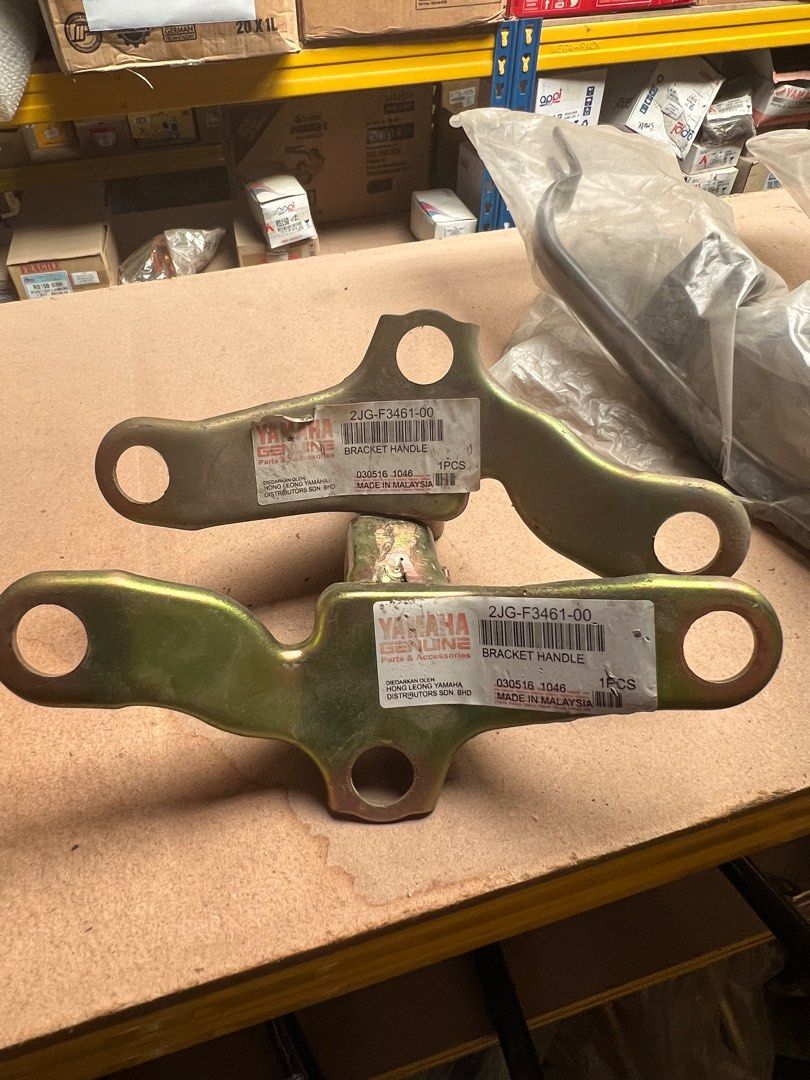 step bar bracket y100(ori)new old stock, Motorbikes on Carousell