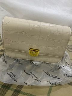 (Kategori: ) berada di . Dikirim oleh dsy_91 (ID iklan 1294156504, Gambar 1). Deskripsi: .
