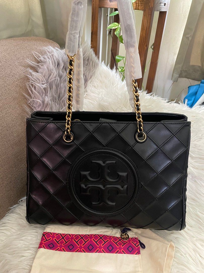 Tory burch tote soft fleming authentic (Category: Luxury Bags & Wallets) located in Cabuyao City. Submitted by baglover1111 (Listing ID 1294202136, Image 1). Description: Brand new complete inclusions Guaranteed original.