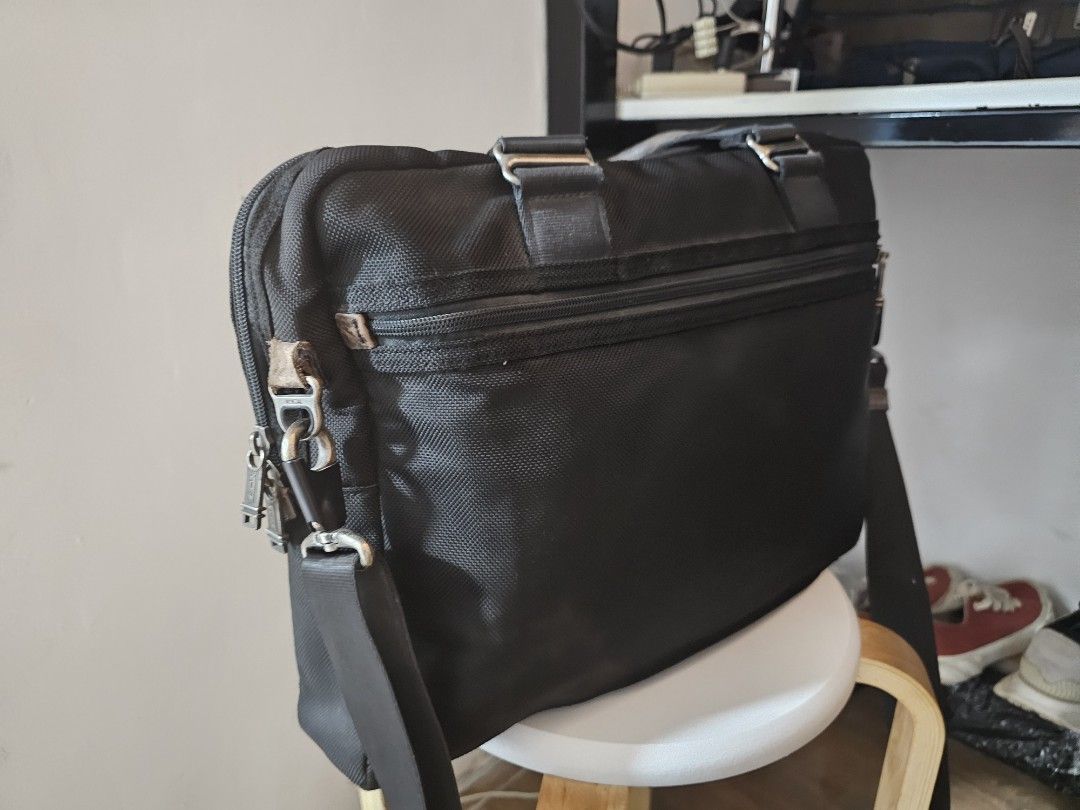 Tumi Alpha bravo Mcnair Men s Fashion Bags Briefcases on Carousell