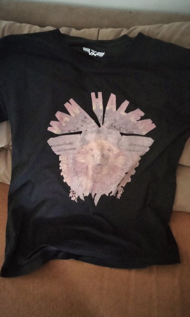 Vintage Van Halen Tshirt (Category: Activewear) located in Subic. Submitted by rainbow65 (Listing ID 1294110152, Image 2). Description: Original Vintage Van Halen Tshirt , Large.