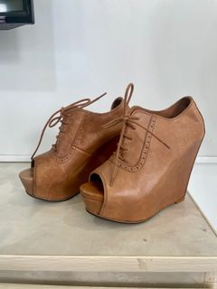 Zara Woman Brown Leather Wedge