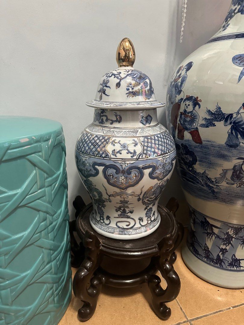 18 inches vintage ginger jar (Category: Vases & Decorative Bowls) located in San Juan City. Submitted by vmdln (Listing ID 1294364953, Image 1). Description: Big vase with cover Blue white with gold accent From our family’s collection Vintage/antique No cracks.