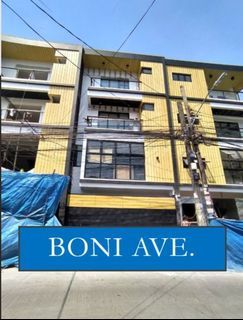 4641C Boni Avenue 3-Car Townhouse For Sale in Plainview, Mandaluyong