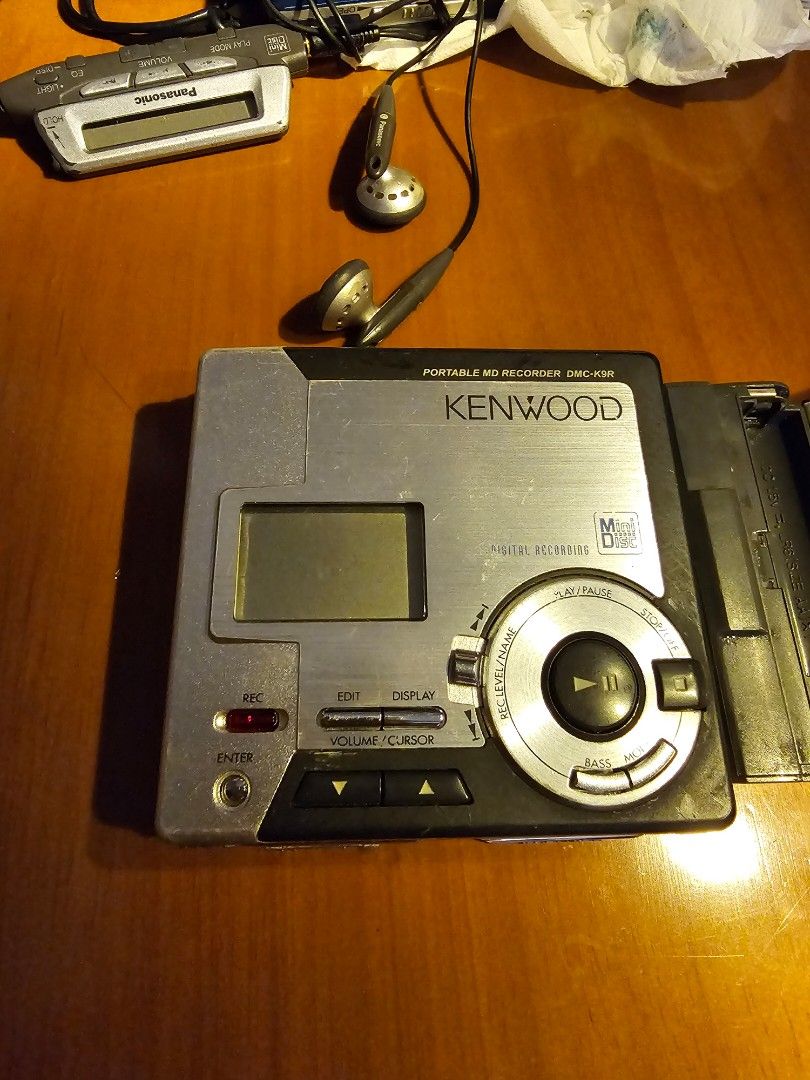KENWOOD ポータブルMDプレイヤー　DMC-K9R KENWOOD ポータブルMDプレイヤーDMC-K9R