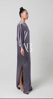 (Category: ) located in . Submitted by nineteen.wardrobe (Listing ID 1294435826, Image 1). Description: .