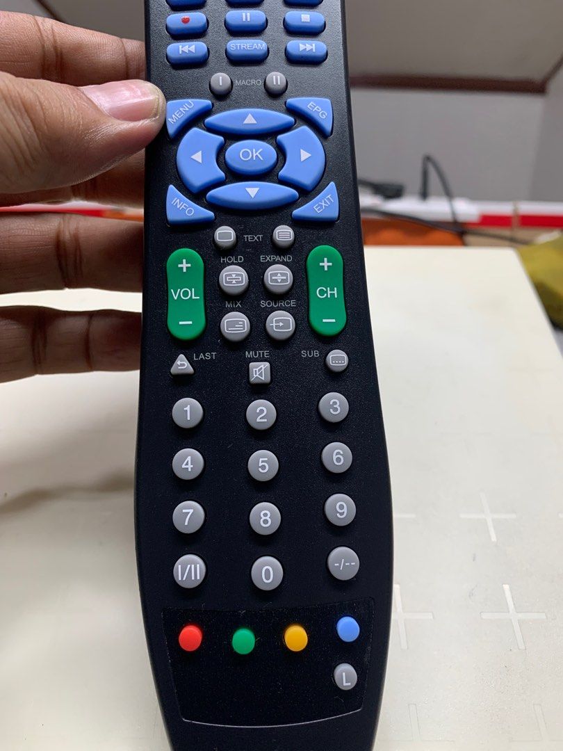 Anko Universal Remote Control for TV, DVD, VCR, Audio Amplifier etc ...