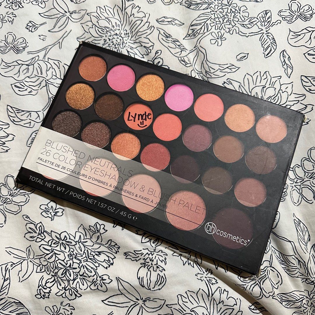 Bh Cosmetics Eyeshadow Palette (Category: Makeup) located in Cainta. Submitted by gentlereckless07 (Listing ID 1294283684, Image 1). Description: Brandnew Bh Cosmetics Blushed Neutrals 26 color eyeshadow and brush palette Rfs: walang gagamit neto sa bahay.