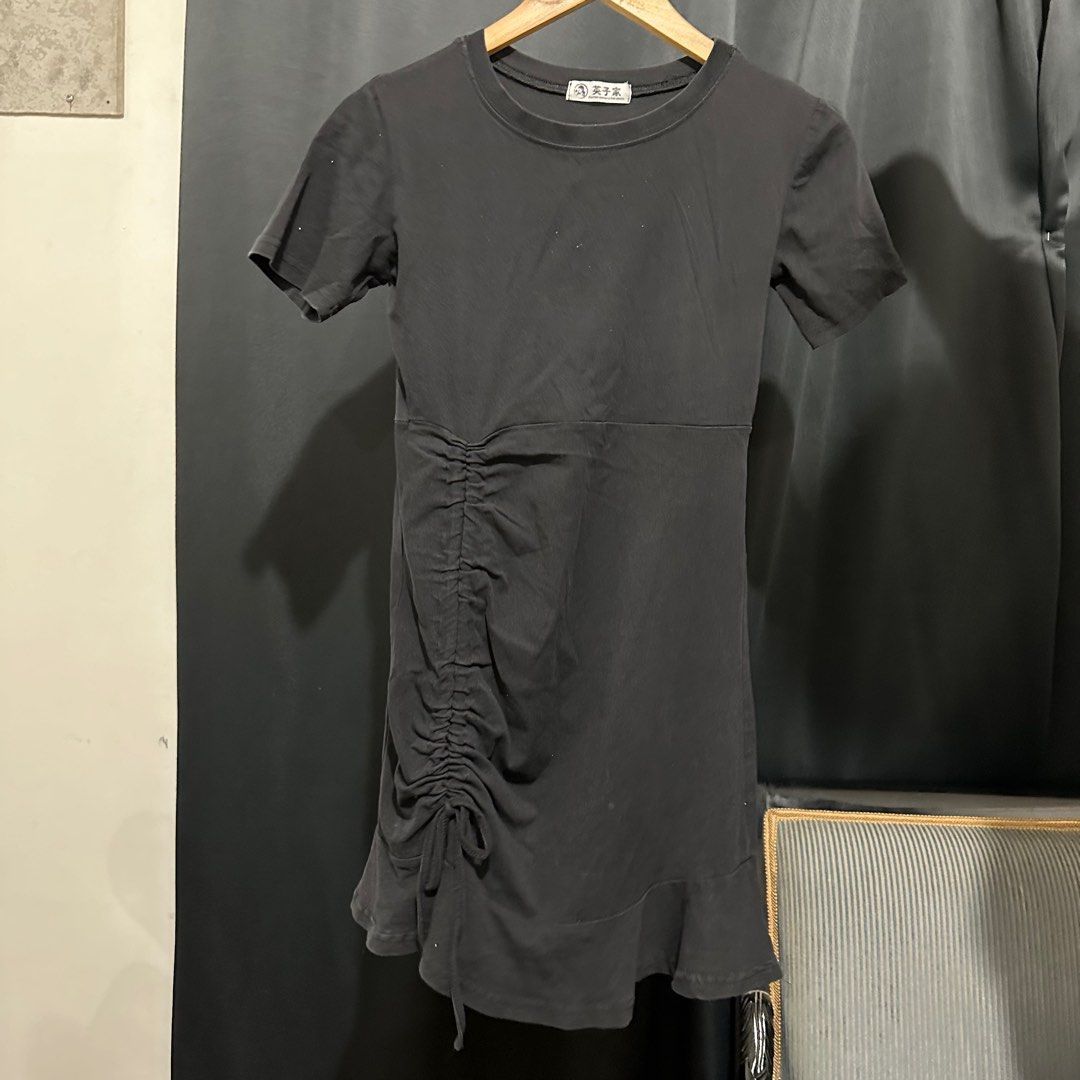 Black Ruched Dress with Sleeves (Category: Dresses) located in Manila. Submitted by bdgdeclutters (Listing ID 1294295488, Image 3). Description: Fits small to medium frames.