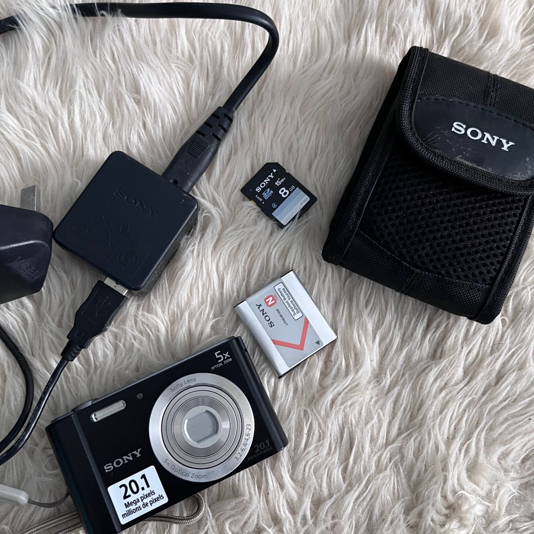 SanDisk 32GB Ultra SDHC Card + Reader Bundle - Compatible With Sony Cybershot Cameras