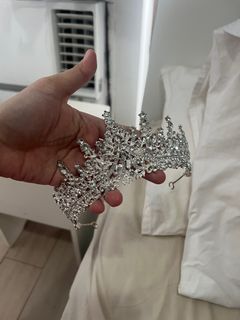 Bridal tiara crown headpiece
