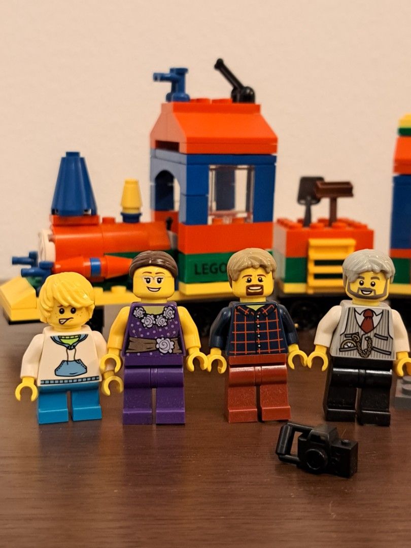 Complete Lego Mini Figures Minifigs Classic Train Set Legoland