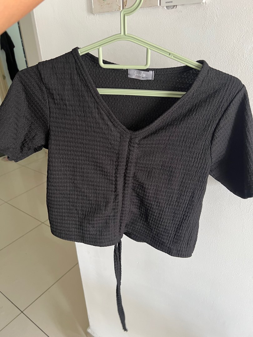 Ambiance Apparel Crop Top, Women's Fashion, Tops, Others Tops on Carousell