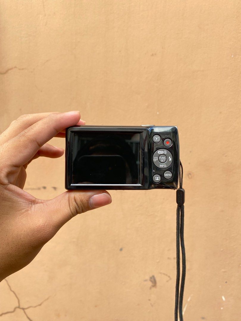 Digital Camera Canon IXUS 185 (Category: Cameras) located in Valenzuela. Submitted by alfeopaulramos7490 (Listing ID 1294373602, Image 2). Description: PHOTO JOURNO ATTACK! Canon IXUS 185 20 megapixel P8,499 ONLY INCLUSION: * canon ixus 185 body * original canon battery * original canon adapter * original canon cables * original canon charger * original canon wrist cord * SD Card - COMPLETE INCLUSION - READY TO USE - NO ISSUE - 100% ALL WORKING W