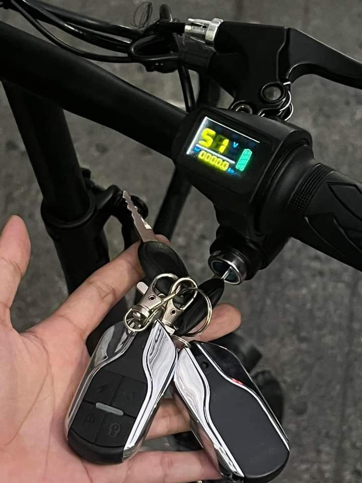 E 14 folding ebike (Category: Bicycles) located in Manila. Submitted by minidivisoria (Listing ID 1294309984, Image 2). Description: Folding electric bike #E-14 Scooter Tire:14*2.125 in Rubber tires Battery Capacity: 48V 10.4ah Mileage Electric range (km): 35km; PAS range (km): 80km Motor Power: 250W Brushless Motor Top Speed: Electric speed (km/h): 20-25km/h; Assist speed (km/h): 15km/h Maximum load 100KG Applicable height 122-175cm.