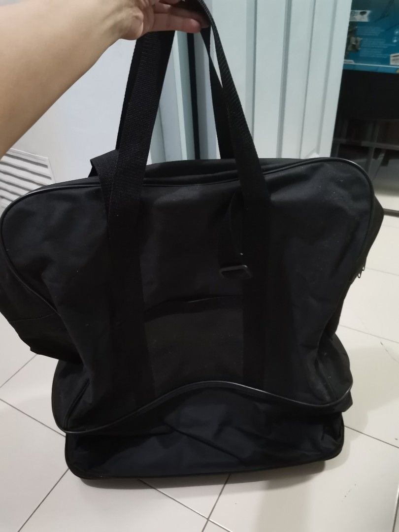 Expandable Traveling Bag with wheels (Category: Luxury Bags & Wallets) located in Manila. Submitted by jheana.970 (Listing ID 1294303343, Image 2). Description: For sale Expandable Traveling Bag with wheels Dimensions (approximate) L - 23" D - 12" H - 18"(not expanded), 23"(expanded) Needs a little cleaning Please chat me for inquiries.