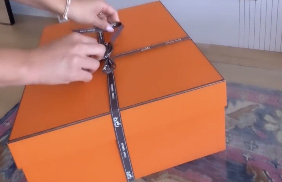 Hermes box ( for handbag) 100% authentic and new, 女裝, 飾物及配件