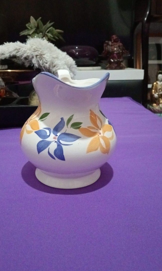 Italy ceramic pitcher vase (Category: Vases & Decorative Bowls) located in Batangas. Submitted by girlmeetspurple (Listing ID 1294281155, Image 3). Description: 6 inches.