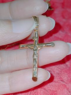 K18 Japan Gold Cross Pendant