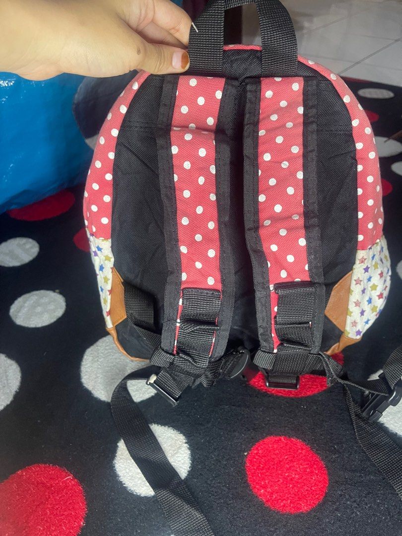 mini backpack (Category: Backpacks) located in Pasir Gudang. Submitted by prelovedbyamsha (Listing ID 1294378838, Image 3). Description: masih cantik lagi itemmm memang padu 🤩🤩 n bersih senang nak bawak pergi travel . .