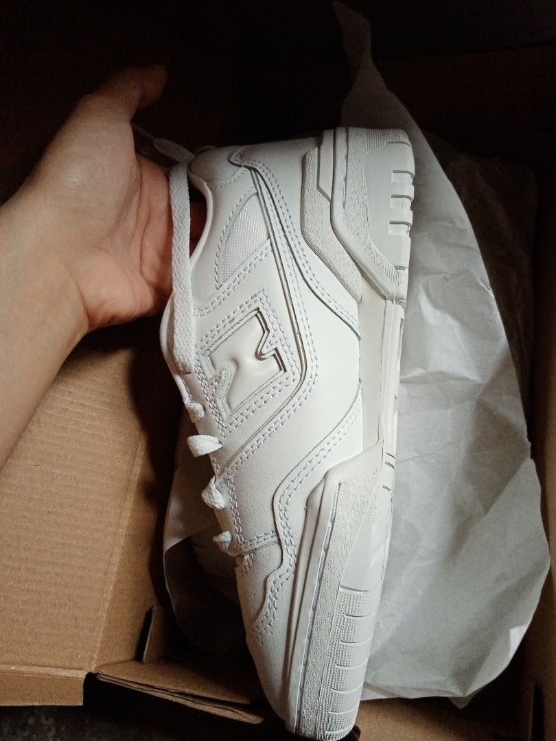 New balance 550 (Category: Sneakers) located in Pio Duran. Submitted by azworn (Listing ID 1294404247, Image 1). Description: size 230 cm 7 for women used once only!!! rfs: not my style :< original from newbalance store.