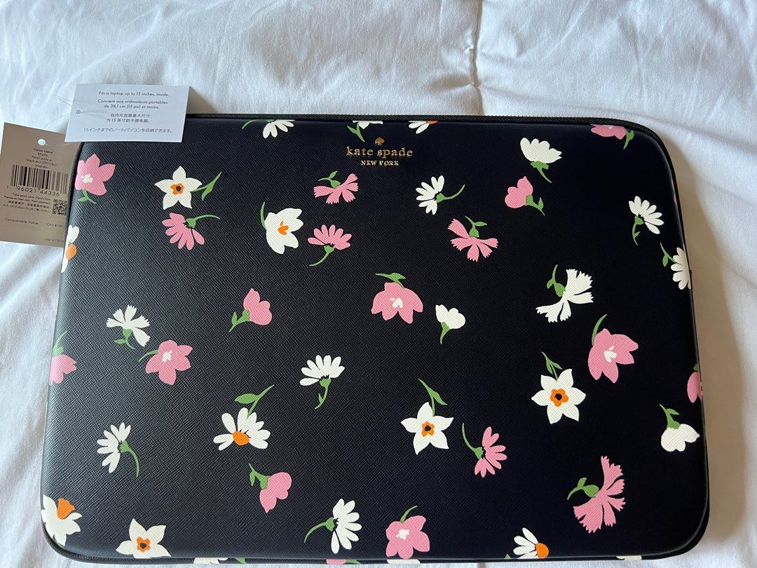 Original Kate Spade Laptop Sleeve (Category: Laptop Bags & Sleeves) located in Quezon City. Submitted by jff.upd (Listing ID 1294337612, Image 1). Description: Original Kate Spade laptop sleeve From US Kate Spade Outlet Brand new, never been used and in pristine condition Can fit 15” laptops RFS: This is an extra one Can do meet ups or delivery in BGC Taguig or Quezon City. I have been using Kate Spade laptop sleeves for 10 years now and it doesn