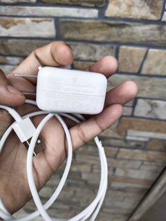 Preloved Original iPhone/iPad 12W Charger