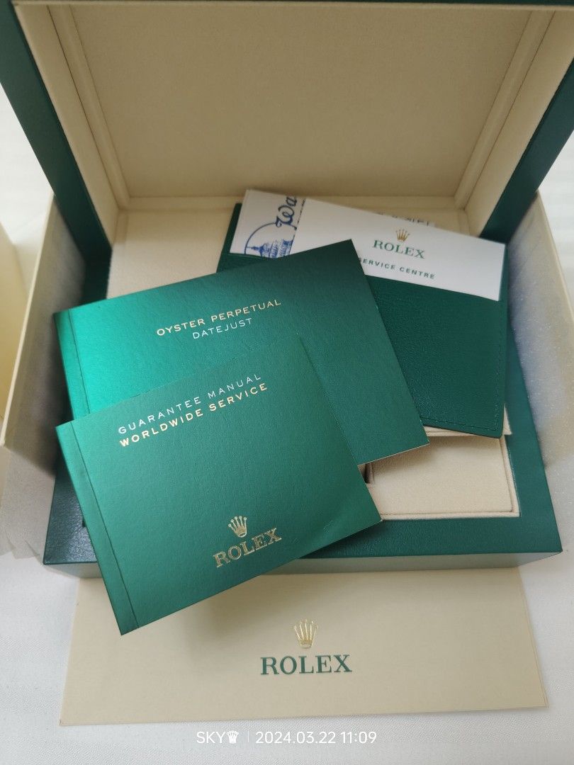 Rolex Datejust DJ box set 2020 (Category: Luxury Watches) located in Quezon City. Submitted by sky_sale (Listing ID 1294307186, Image 1). Description: 25k box only FS Rolex Datejust DJ box set M126331 Year 2020 Good Condition Authentic Original Legit Genuine 😀 Fake box = Fake watch= Fake people 🤢;p.