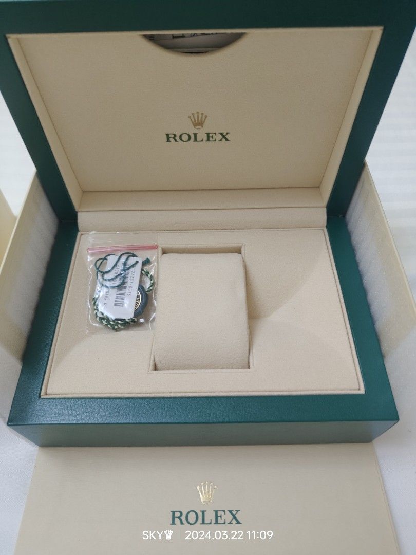 Rolex Datejust DJ box set 2020 (Category: Luxury Watches) located in Quezon City. Submitted by sky_sale (Listing ID 1294307186, Image 3). Description: 25k box only FS Rolex Datejust DJ box set M126331 Year 2020 Good Condition Authentic Original Legit Genuine 😀 Fake box = Fake watch= Fake people 🤢;p.