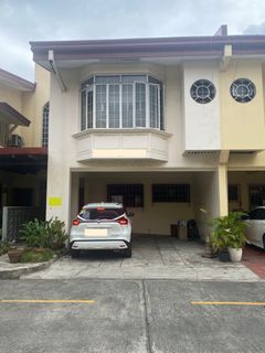 SPACIOUS , 3 BEDROOM TOWNHOUSE IN  STA. ANA,  MANILA -P15M