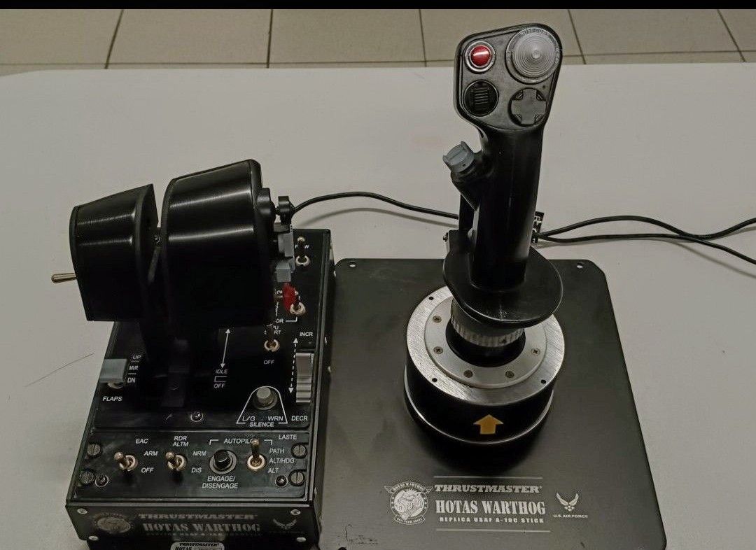 Thrustmaster HOTAS Warthog Flight Stick, Throttle and Control Panel for