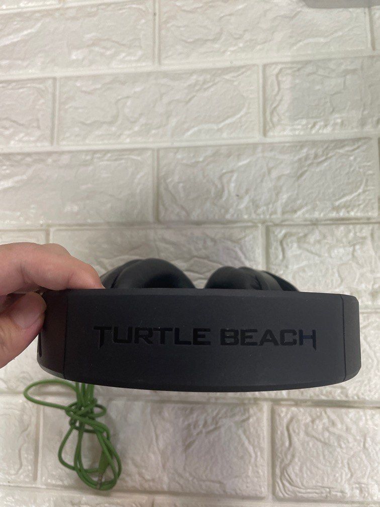 Turtle Beach Recon 70 Gaming Headset Wired for Xbox (Category: Headphones & Headsets) located in Pasay City. Submitted by meostore (Listing ID 1294300255, Image 3). Description: Item has good audio Mic needs to be repaired With box and manual For Xbox use only.