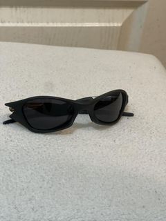 💯 Authentic Oakley Valve sunglasses