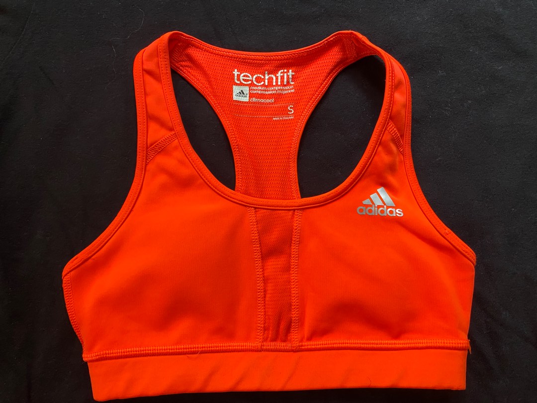 elite eleven aura sport bra, 女裝, 運動服裝- Carousell