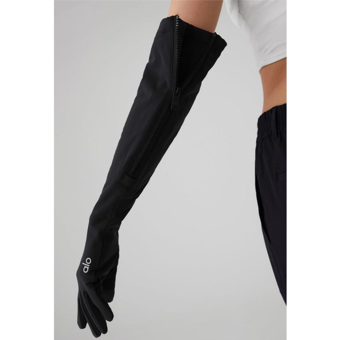 BNWT ALO YOGA Sleek City Gloves Size xs/s & m/l/winter glove black (Category: Activewear) located in Singapore. Submitted by theauthentic.co (Listing ID 1294616891, Image 1). Description: BNWT 100% authentic from alo yoga website RTP S$100 Your cool-weather MVP. Keep your hands warm and toasty on post-workout adventures in the Sleek City Gloves. The sleek, longer length makes these gloves a need-now accessory for elevating any look. FIT Elbow len