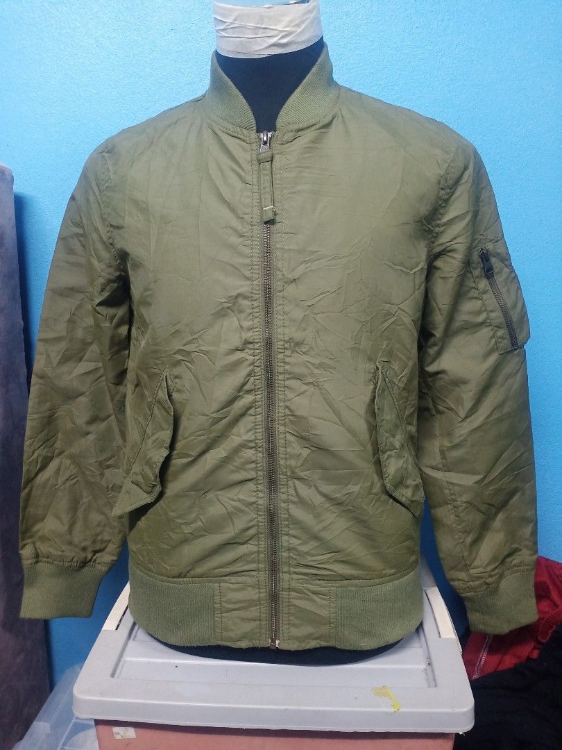 bombe jacket (Category: Coats, Jackets and Outerwear) located in Bachok. Submitted by nevoks (Listing ID 1294629601, Image 1). Description: pit20 labuh 25 cond 9.5/10.