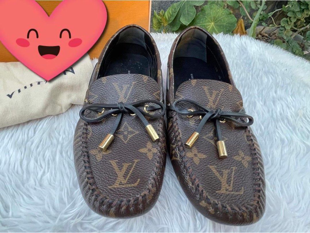 bundle bundle almost new (Category: Luxury Bags & Wallets) located in Bauang. Submitted by rjae07 (Listing ID 1294558769, Image 3). Description: almost new bb ebene vavin pm size dior size 38 loafer size 38 negotiable pa orig syempre paypal invoice bdo cc accepted.