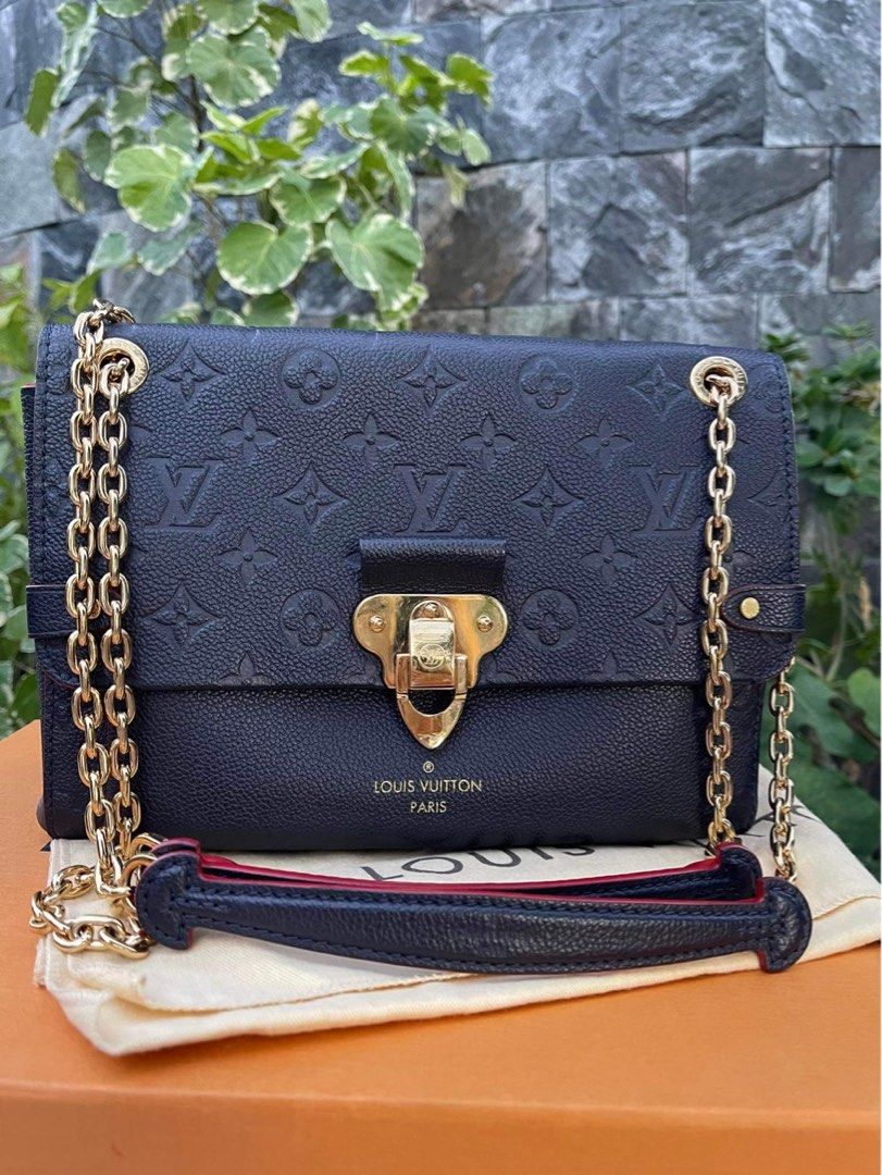 bundle bundle almost new (Category: Luxury Bags & Wallets) located in Bauang. Submitted by rjae07 (Listing ID 1294558769, Image 2). Description: almost new bb ebene vavin pm size dior size 38 loafer size 38 negotiable pa orig syempre paypal invoice bdo cc accepted.