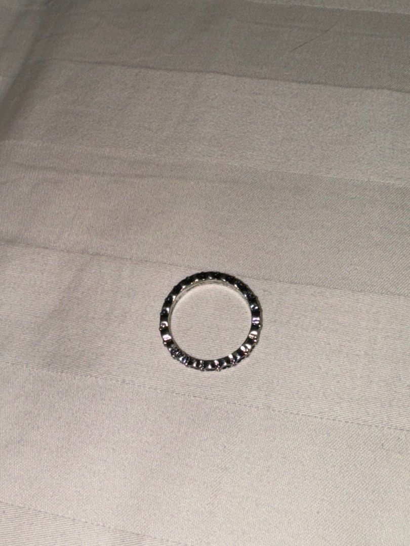 chain ring (Category: Rings) located in Singapore. Submitted by weeyt123 (Listing ID 1294599974, Image 2). Description: .